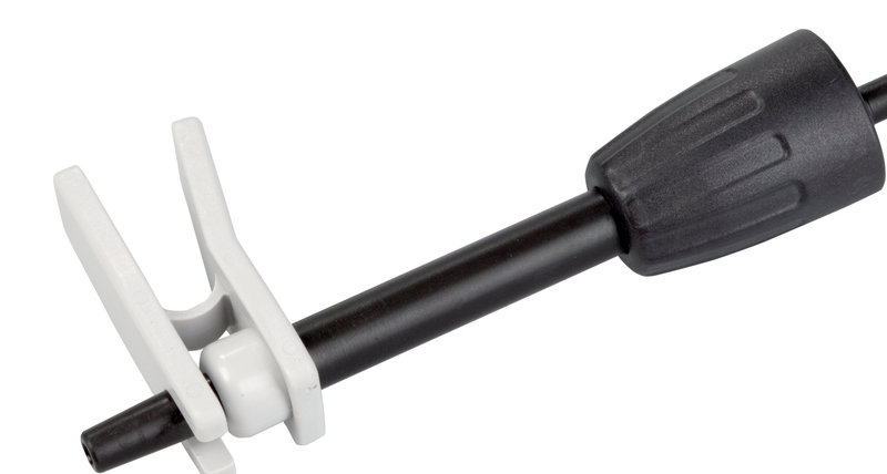 Adapter for disposable tips with ejector
